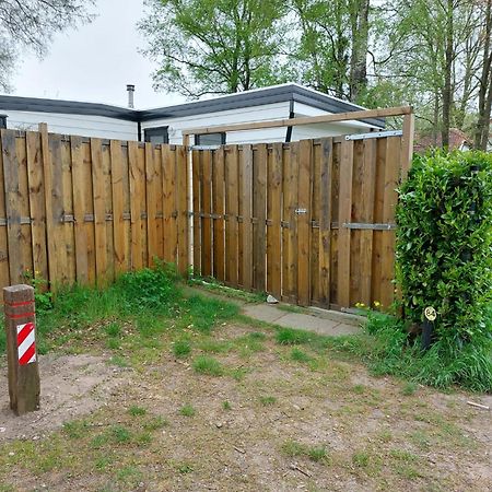Comfortabel En Gezellig Familie Chalet Tot 6 Personen Op De Veluwe Bungalowpark De Kern Putten Exterior foto